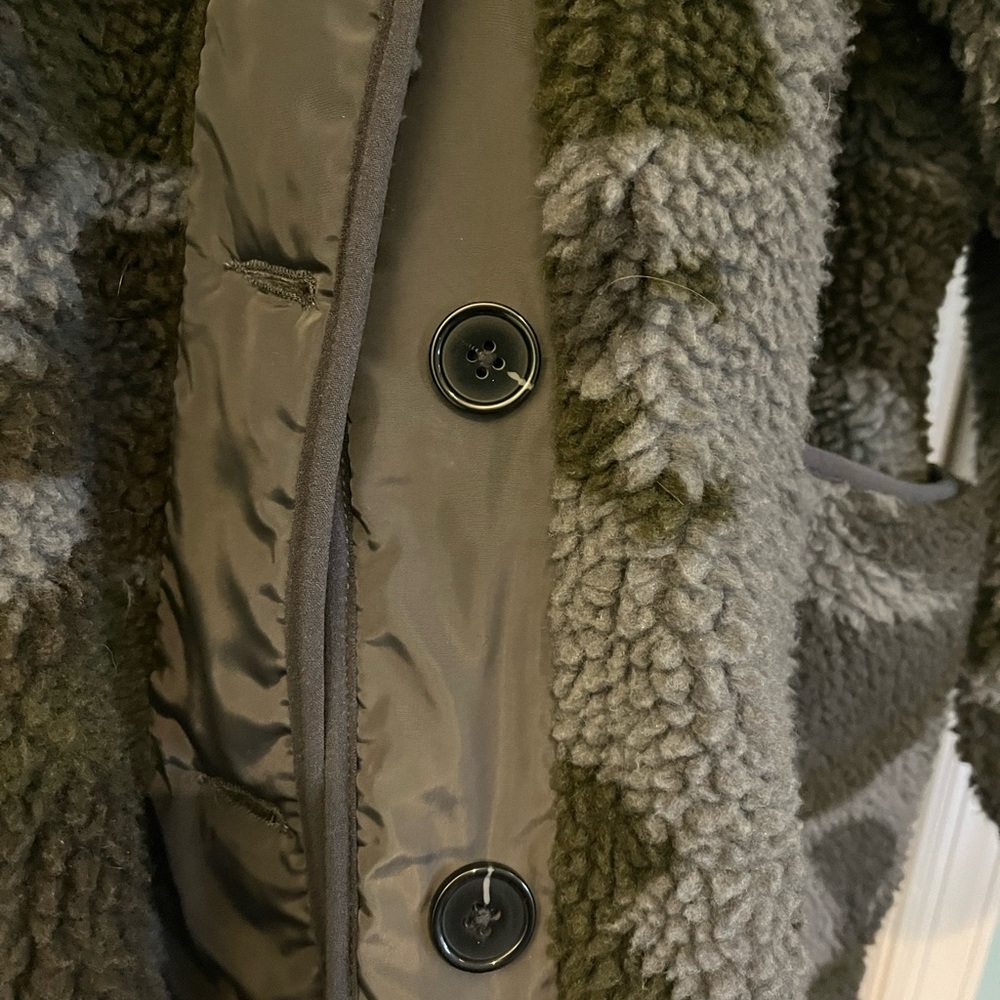 Ae Coat - image 6